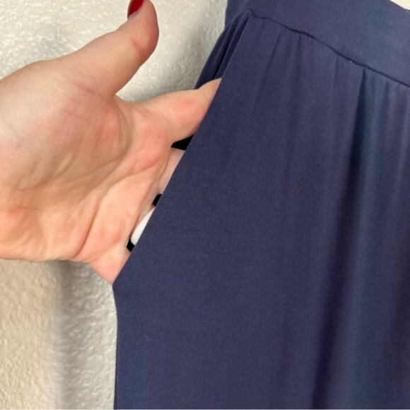 Cozy Earth Women’s Bamboo Stretch Knit Short Sleeve Pajama Pant Set in Navy L - Picture 11 of 14